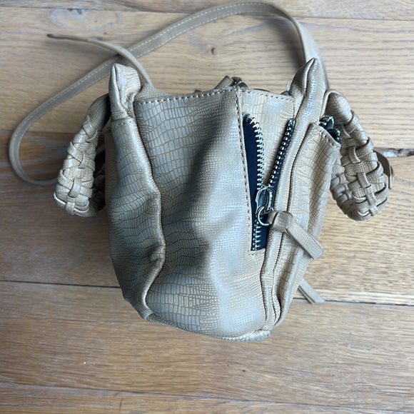 Free People Cross Body Purse with removable cross strap - Picture 5 of 11